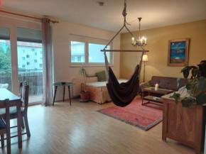Schöne helle Wohnung mit Whirlpoolbadewanne